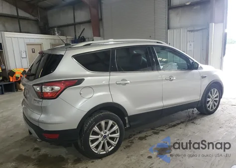 2017 Ford Escape Titanium из США, поврежденный, VIN 1FMCU9J9XHUB33366